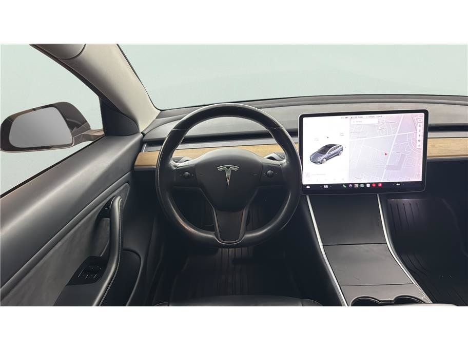 Used 2018 Tesla Model 3 Long Range RWD image 23