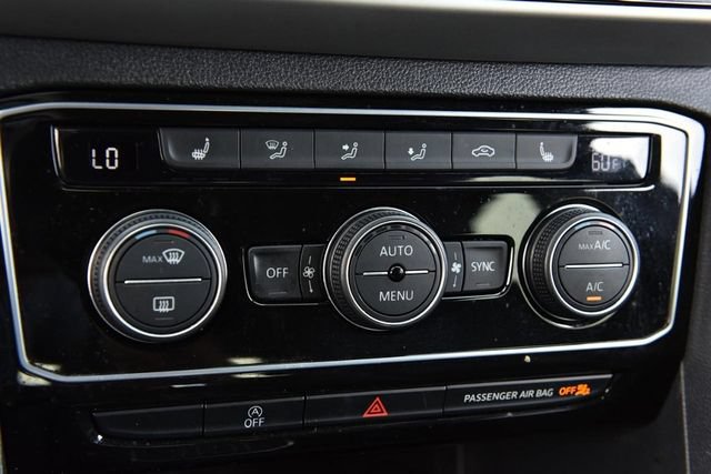 Certified 2023 Volkswagen Atlas Cross Sport SE w/ Panoramic Sunroof Package AWD/4WD image 15