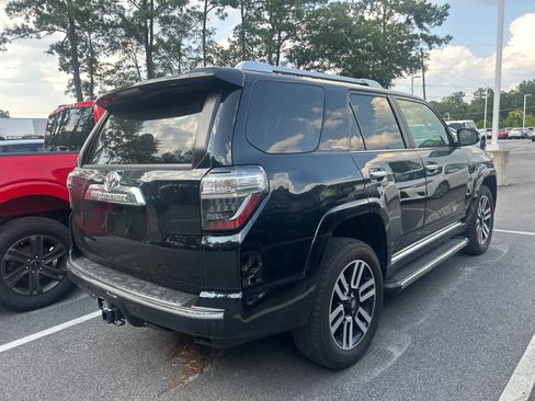 Used 2024 Toyota 4Runner Limited AWD/4WD image 5