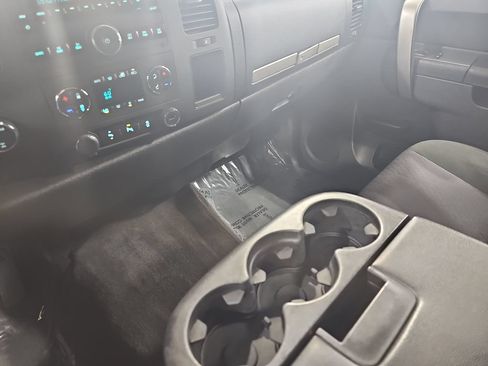 Used 2013 Chevrolet Silverado 2500 LT w/ Interior Plus Package AWD/4WD image 26
