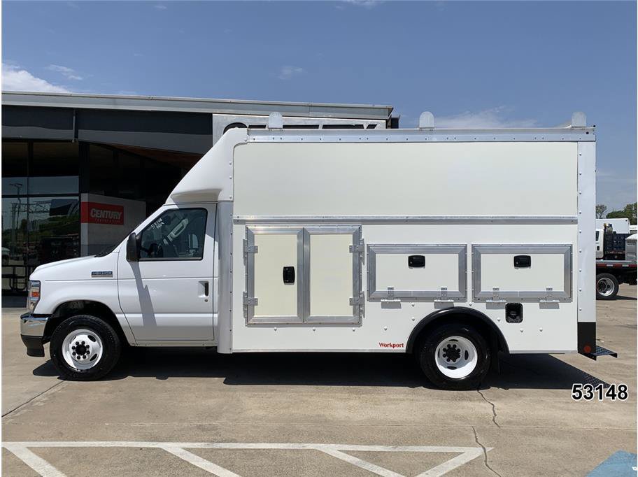 Used 2024 Ford E-350 and Econoline 350 Super Duty w/ Power Windows & Locks Group RWD image 4
