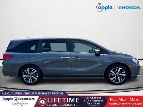 Used 2024 Honda Odyssey Touring image 2