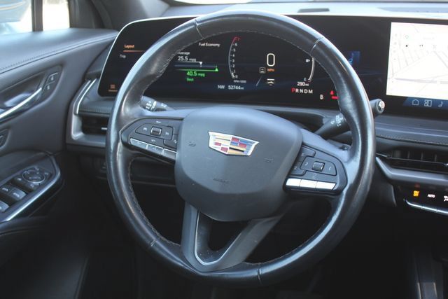 Used 2025 Cadillac XT4 Premium Luxury FWD image 22