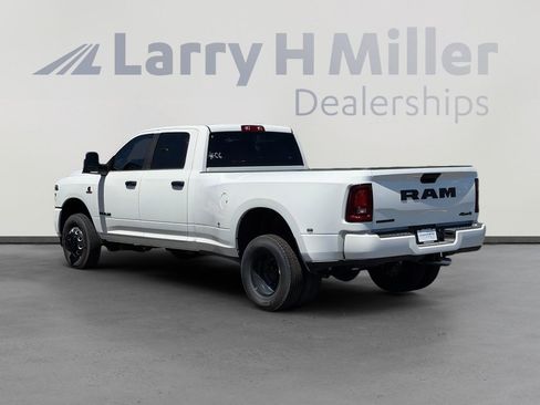 New 2026 RAM 3500 Big Horn AWD/4WD image 3
