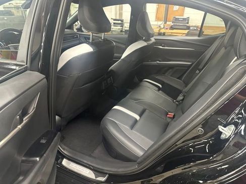 Used 2025 Toyota Camry SE w/ Convenience Package FWD image 17