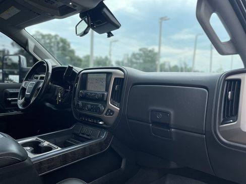 Used 2015 GMC Sierra 2500 Denali w/ Duramax Plus Package AWD/4WD image 14