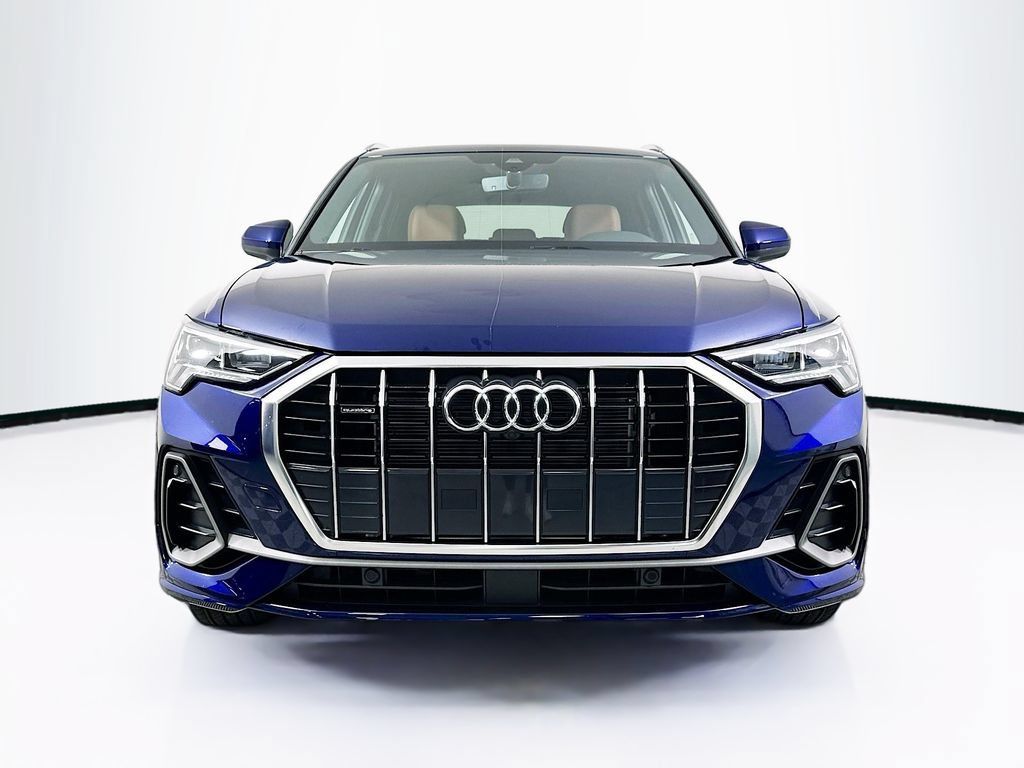Used 2025 Audi Q3 2.0T Premium Plus w/ Premium Plus Package AWD/4WD image 5