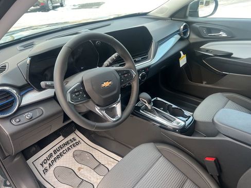 New 2025 Chevrolet Trax LT w/ Driver Confidence Package FWD image 18