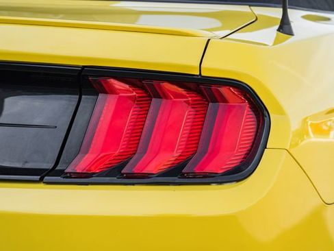 Used 2018 Ford Mustang GT Premium image 14