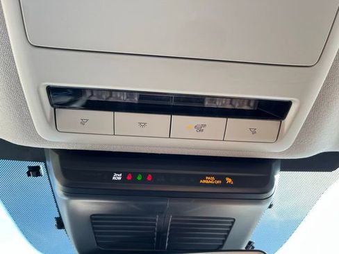 Used 2025 MAZDA MAZDA3 s image 17