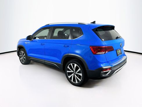 Used 2022 Volkswagen Taos SE FWD image 5