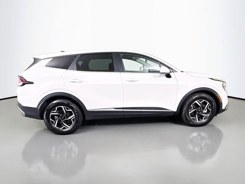 Used 2024 Kia Sportage LX FWD image 11