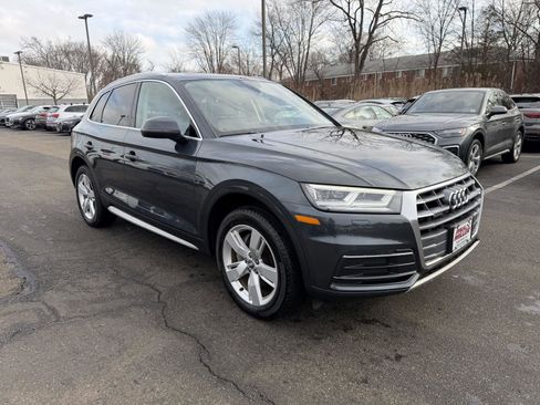 Used 2018 Audi Q5 2.0T Premium Plus w/ Premium Plus Package image 3