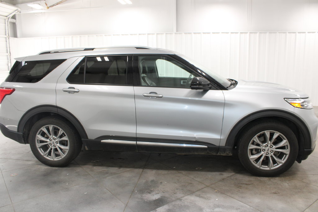 Used 2021 Ford Explorer Limited w/ Equipment Group 301A RWD image 11