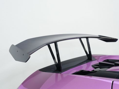 Used 2024 Lamborghini Huracan EVO image 19