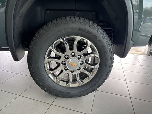 New 2026 Chevrolet Silverado 2500 LTZ w/ LTZ Convenience Package AWD/4WD image 9