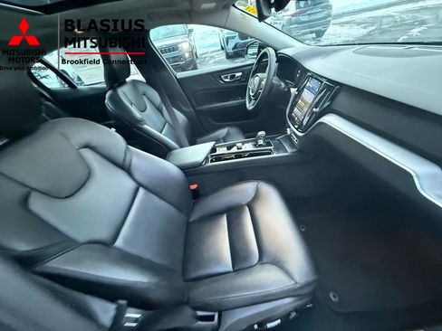 Used 2025 Volvo S60 B5 Core image 37