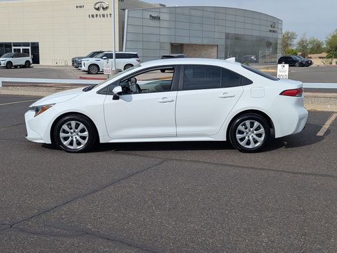 Used 2024 Toyota Corolla LE image 3