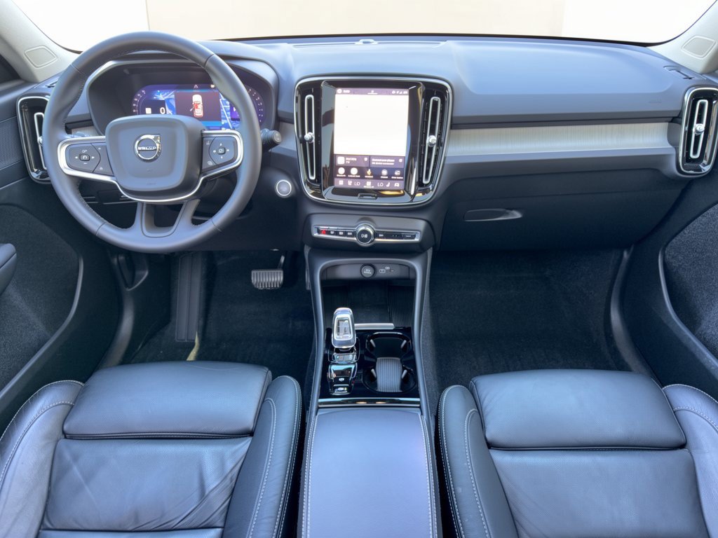 Used 2023 Volvo XC40 B5 Plus w/ Driver Assist Package AWD/4WD image 17