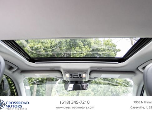 Used 2023 Toyota Highlander XLE AWD/4WD image 28