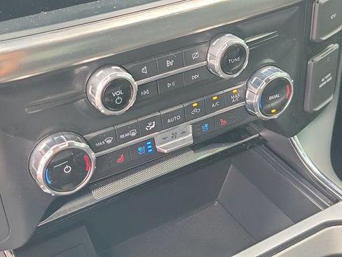 Used 2022 Ford F150 Lariat AWD/4WD image 29