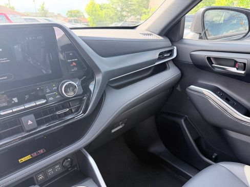Used 2025 Toyota Highlander XSE AWD/4WD image 38
