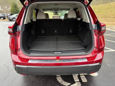 Certified 2025 Nissan Rogue SV image 26