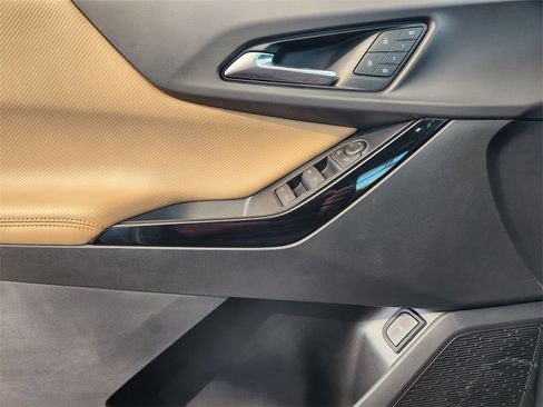 New 2026 Chevrolet Equinox ACTIV w/ Convenience Package III image 16