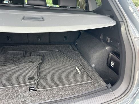 Used 2022 Volkswagen Tiguan SEL R-Line image 32