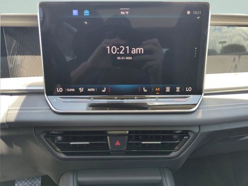 New 2026 Volkswagen Tiguan SE FWD image 31