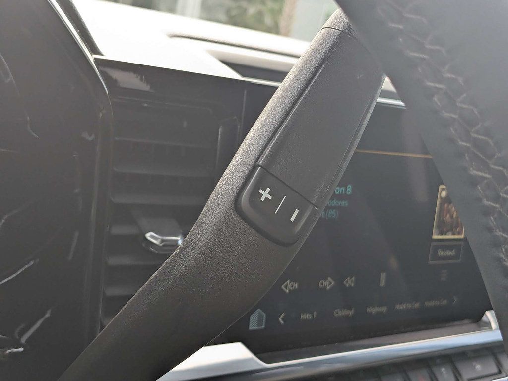Used 2024 Chevrolet Silverado 1500 LT AWD/4WD image 27