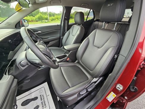 Used 2024 Buick Encore GX Sport Touring image 18