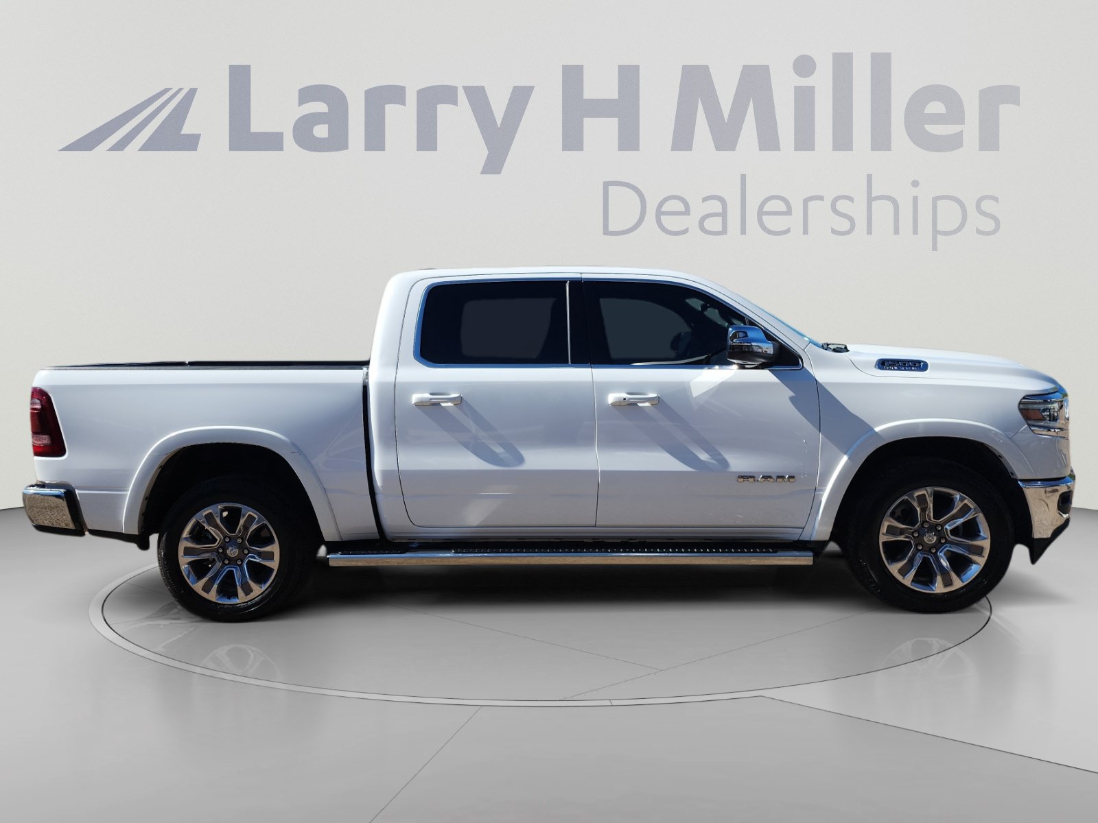 Used 2023 RAM 1500 Limited AWD/4WD image 6