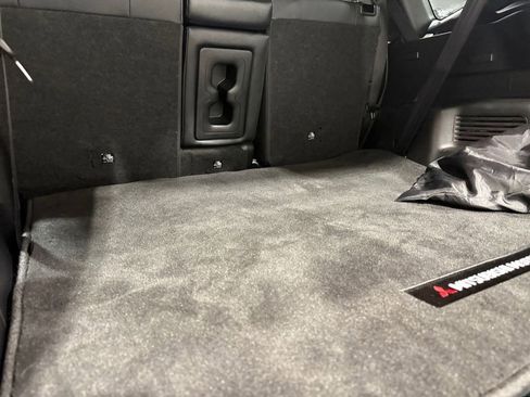 Used 2023 Mitsubishi Outlander SE AWD/4WD image 6