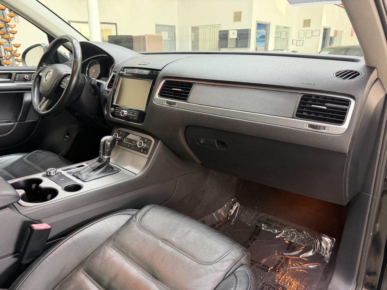 Used 2012 Volkswagen Touareg VR6 AWD/4WD image 18