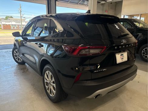 Certified 2023 Ford Escape Active AWD/4WD image 4