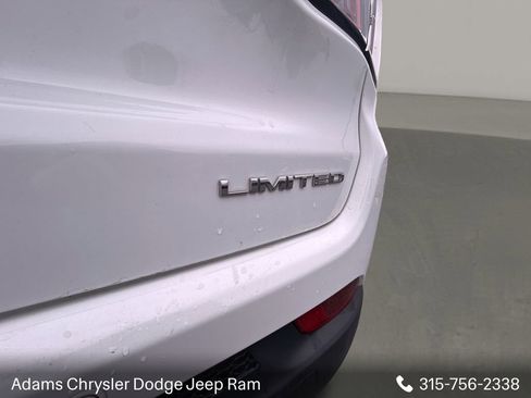 Used 2025 Jeep Compass Limited image 10