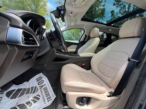 Used 2018 Jaguar F-PACE Prestige AWD/4WD image 44