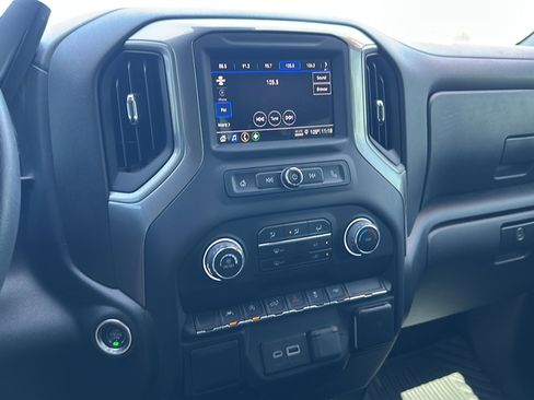 Used 2023 Chevrolet Silverado 1500 Custom image 29