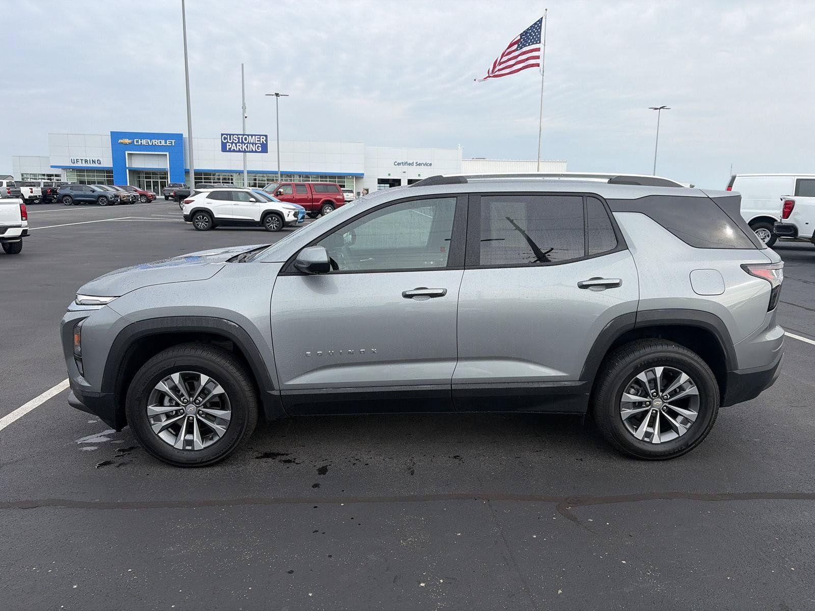 Used 2025 Chevrolet Equinox LT w/ Convenience Package II FWD image 8