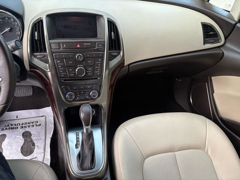 Used 2013 Buick Verano FWD image 11