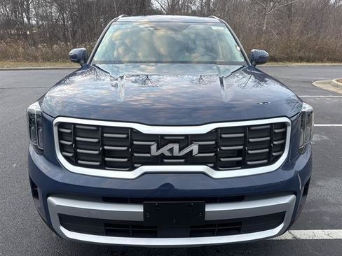 New 2025 Kia Telluride S image 2