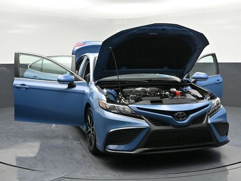 Used 2024 Toyota Camry SE image 36