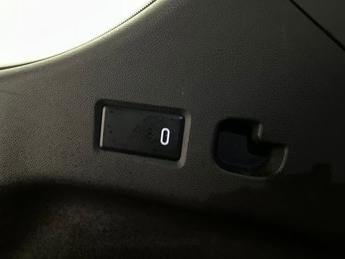 Used 2021 Chevrolet Suburban Z71 w/ Z71 Off-Road Package image 34