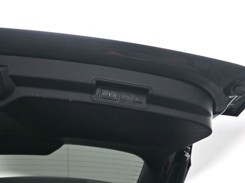 Certified 2023 Ford Explorer XLT w/ Equipment Group 202A image 27