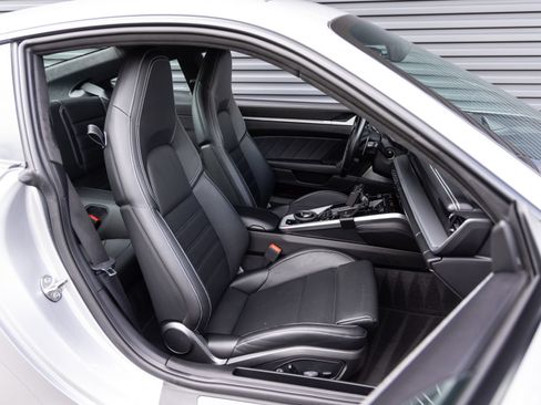 Certified 2021 Porsche 911 Turbo S AWD/4WD image 31