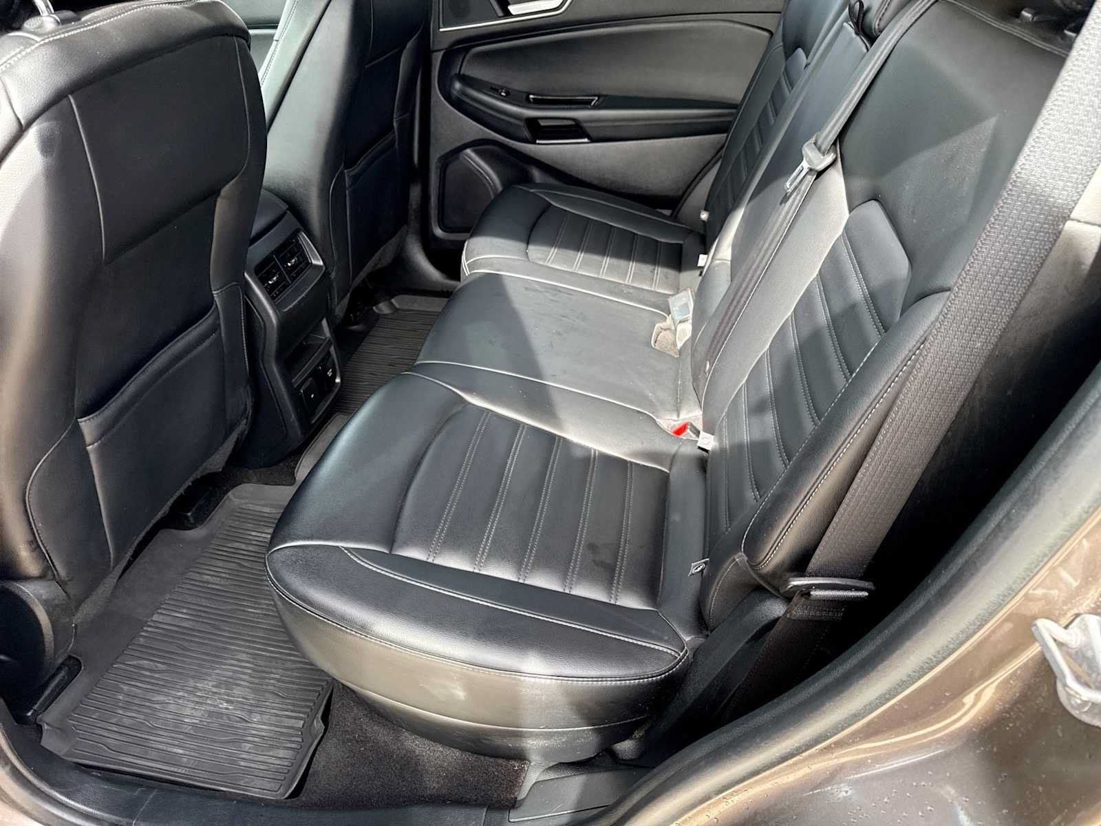 Used 2019 Ford Edge SEL w/ Equipment Group 201A AWD/4WD image 18