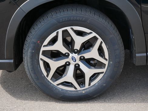 Used 2023 Subaru Forester Premium AWD/4WD image 15