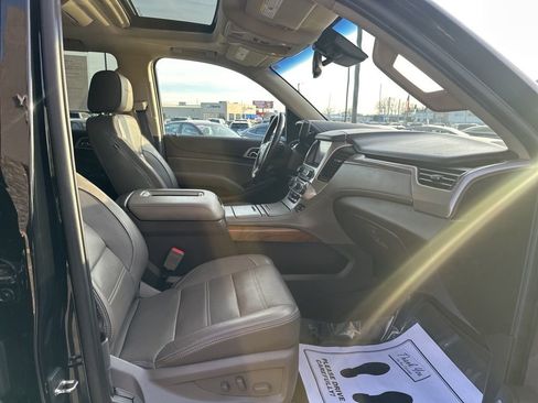 Used 2019 GMC Yukon Denali w/ Denali Ultimate Package AWD/4WD image 28