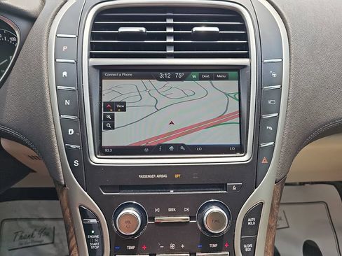 Used 2016 Lincoln MKX Reserve w/ Luxury Package FWD image 22